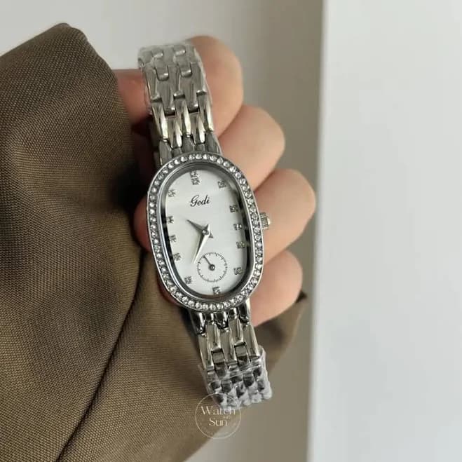 Dainty Oval Crystal Bezel Ladies Watch Slim Silver Bracelet Watch for Women