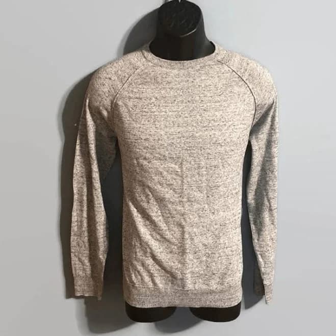 Old Navy Men's Light Gray Crewneck Long Sleeve Sweater