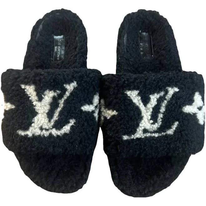 LOUIS VUITTON Slippers Size 39 EU