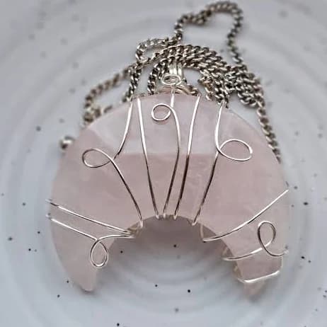 Heady Wire Wrapped Crystal Pendant Necklace