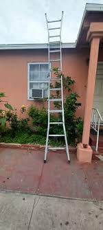 Ladder = Escalera Transformer for Sale in Bell Gardens, CA - OfferUp