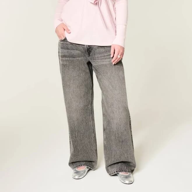 Hollister Women's Low-Rise Baggy Jeans