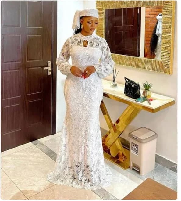 African Women's Lace Fitted Gown