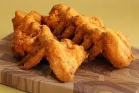 Fried Chicken Wings & Fries - 4 fried chicken wings / French Fries