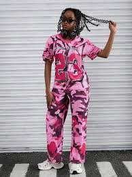 SHEIN Explorewe 2pcs Set Teenage Girls Camouflage Print V-Neck Ice Hockey Graphic Tee + Loose Camo Wide Leg Pants, Streetwear Fashion Versatile Comfortable | SHEIN