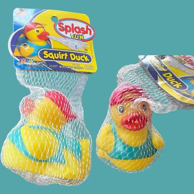 new Splash Fun Squirt Rubber Duck With Hat.