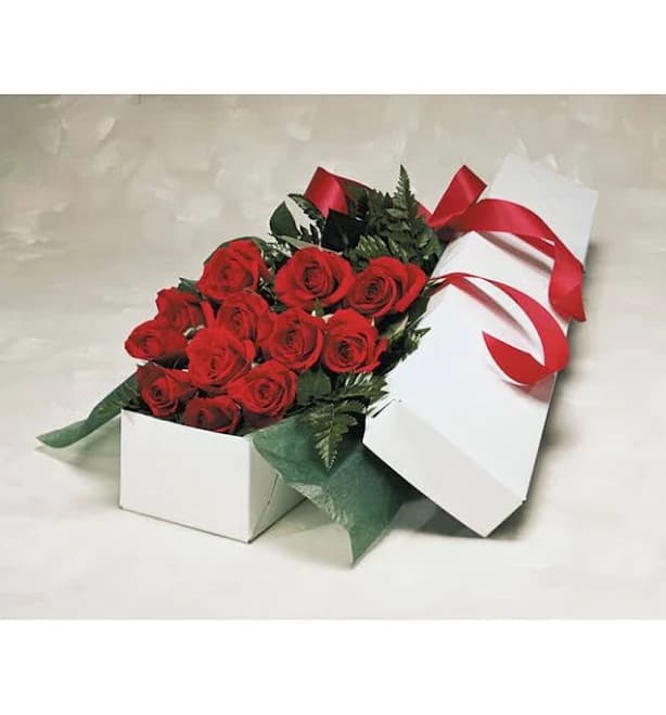 12 Red Roses in White Gift Box