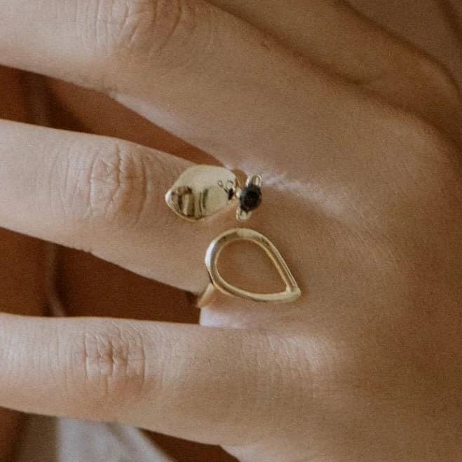 Open Modern Gold Oval Black Gemstone Statement Ring