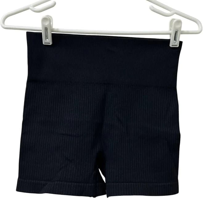 Oqq Womens Sz Medium Black Ribbed Seamless High Rise Biker Shorts
