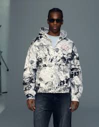 Cropped hooded print jacket - Men | Bershka