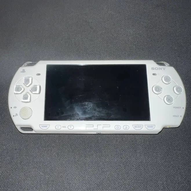 PSP 2000 White Modded #3