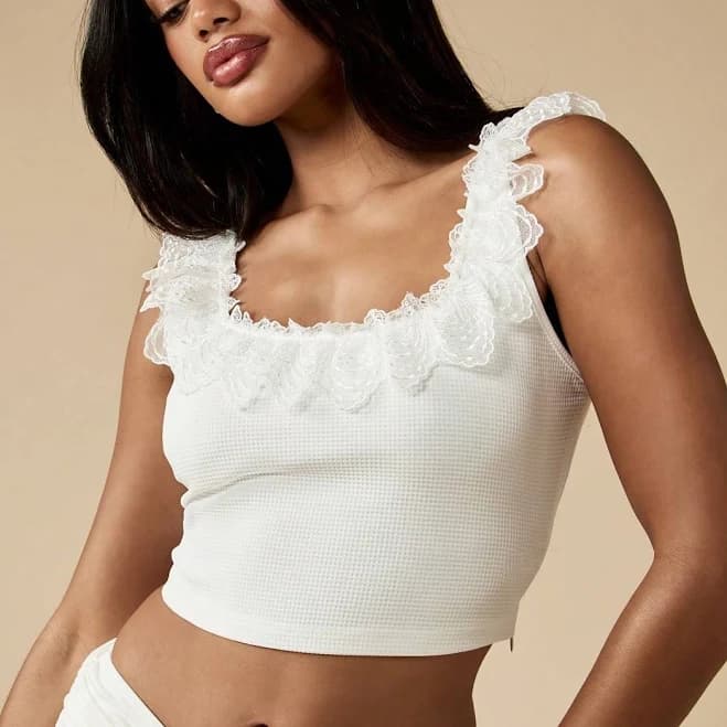 Missguided Textured Ribbed Stretch Crop Cami with Lace Trim Ruffle