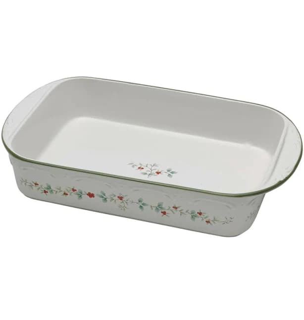 Winterberry Rectangular Baker