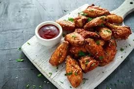 4 Chicken wings with fries