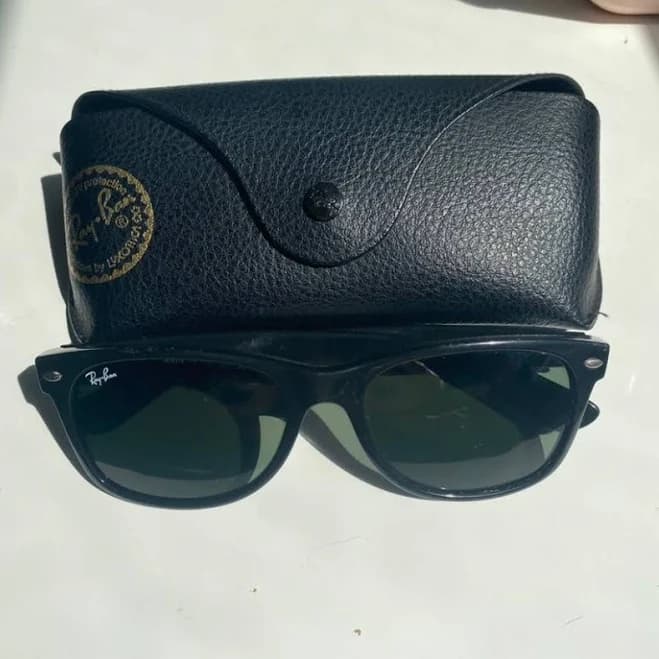 Ray-Ban Classic Black Wayfarer Sunglasses