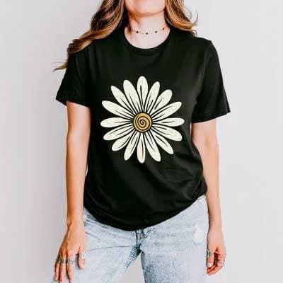 Simply Sage Market Daisy Short Sleeve Tee