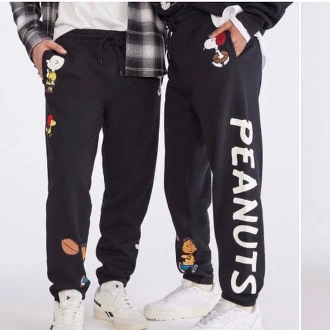 Aeropostale Men's Black Joggers with Snoopy & Woodstock Appliques