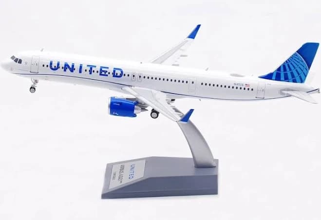 A321n United Airlines Reg: N14506 With Stand - Inflight 200