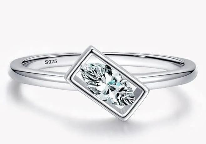 Dazzling Clear Rectangle Silver Ring