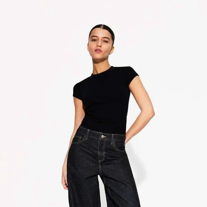 Bershka Women's Short Sleeve T-Shirt with A Scoop Neck