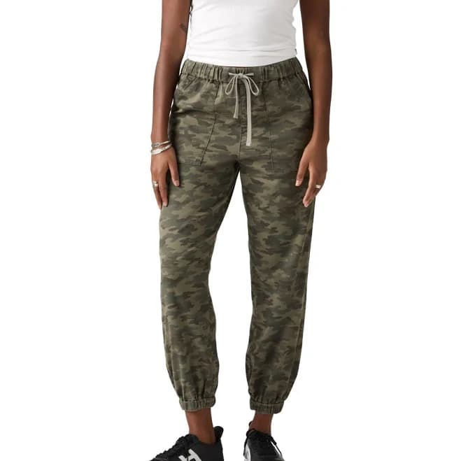 Levi's Women's Mid-Rise Essential Joggers