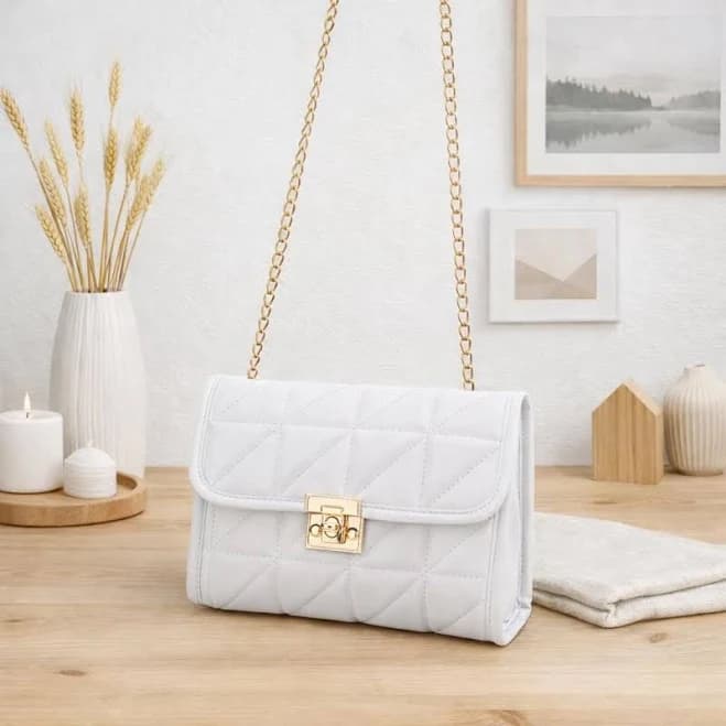 Modern Quilted Shoulder Bag with Gold Chain