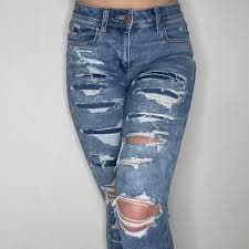 American Eagle Hi-rise ripped jegging. - excellent... | Depop