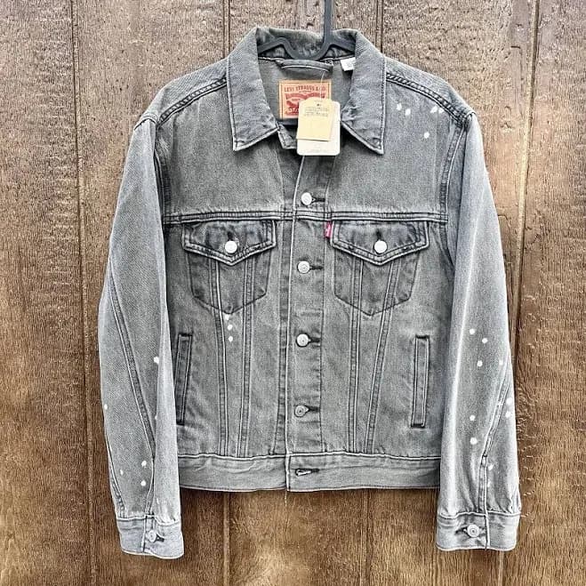 Levi’s Gray Trucker Jacket Size Small, Dot Paints Pattern
