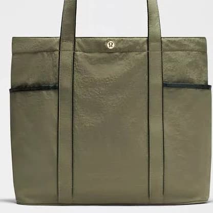 Lululemon Daily Multi-Pocket Tote Bag (20L)
