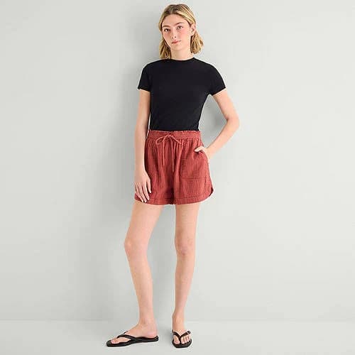a Women's.n.a 3 1/2" Pull-On Short