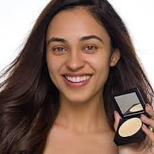 Amazon.com : SUGAR Cosmetics - Powder Play - Beige - For Colour Correction or to Mask Shine Oil-Controlling, Smooth Application, Long Lasting Matte Finish Suitable For All Skin Types 6 g (Pack