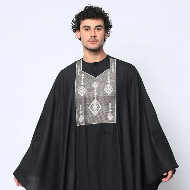 Distinctive Luxury: 2 Pc Embroidered Men's Black Kaftan Set with Pockets S / 60
