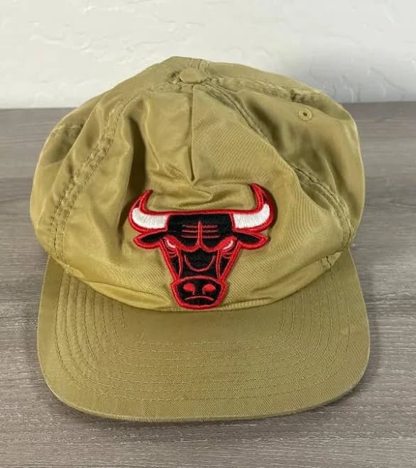Chicago Bulls NBA Mitchell & Ness Gold Red Men's Snapback Hat- EUC - Mitchell & Ness1