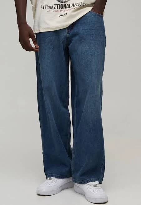 boohooMAN Men's Supper Baggy Back Pocket Embroidered Jeans