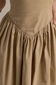 Comet Tan Maxi Dress with Plunge Neckline and Front High Split – Club L London - SA