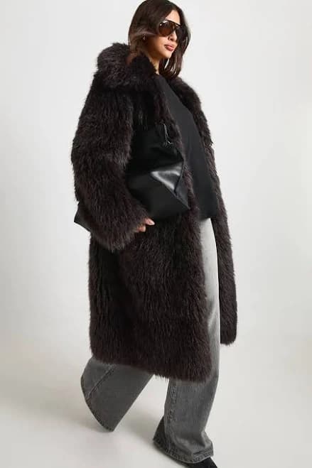 Boohoo Women's Shaggy Faux Fur Maxi Coat with Clasps
