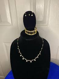 Claires gold tone jewelry set necklace drop | Mercari