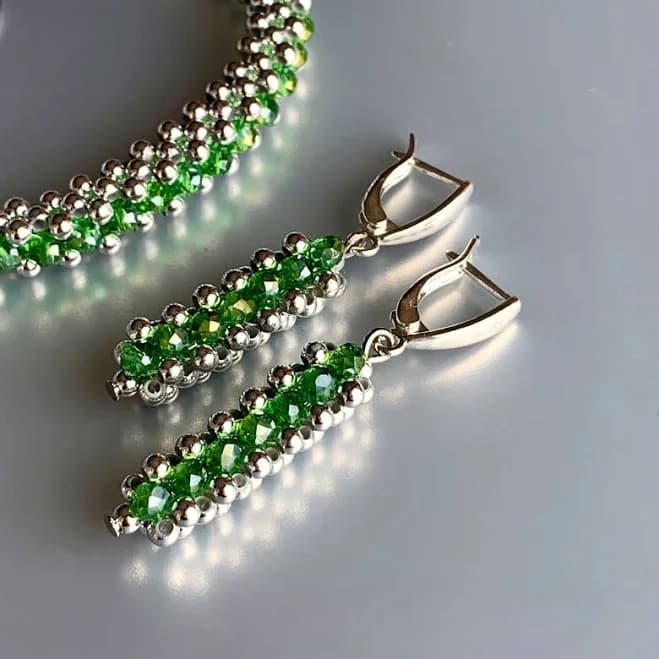 Silver Emerald Dangle Drop Earrings