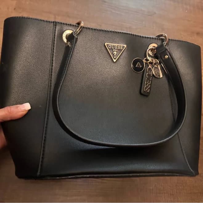 GUESS Noelle Shoulder Strap Tote Bag