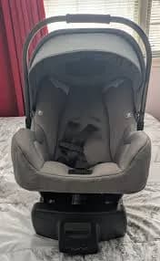 Nuna PIPA Black Infant Baby Car Seat with Infant Insert and Base Pre-Owned
