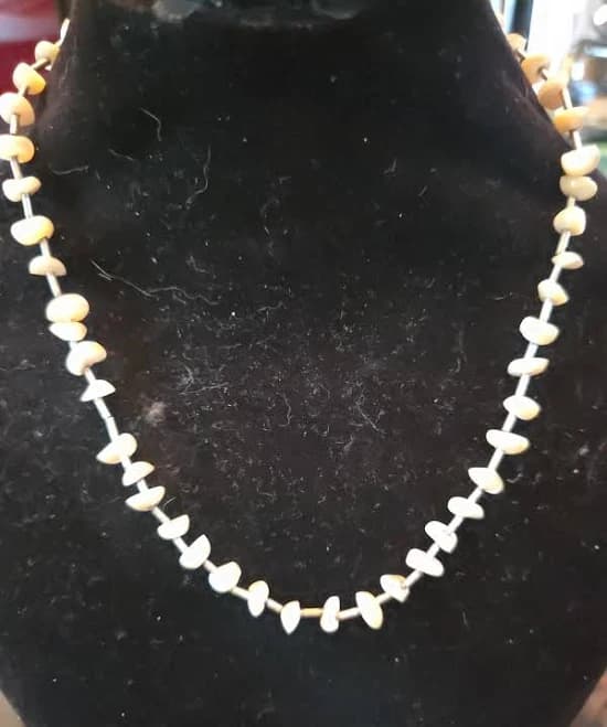 Vintage Mother of Pearl Chip Choker Necklace