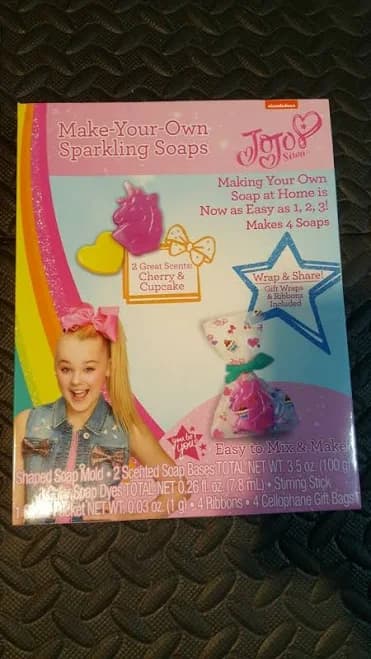 Jojo Siwa Make-your-own Sparkling Soaps Kit (new) Nickelodeon Gift Set