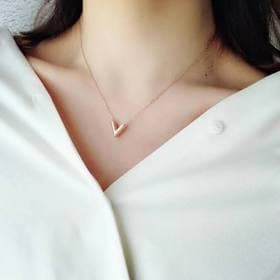 Boots N Bags Heaven Delicate V-Shaped Geometric Clavicle Chain Pendant Necklace