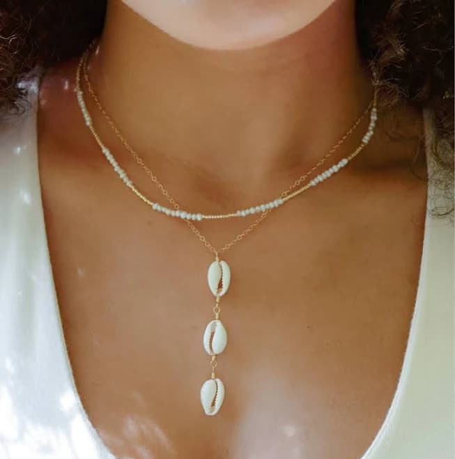 GEMNIA Sterling Silver Cowrie Shell Pendant Necklace