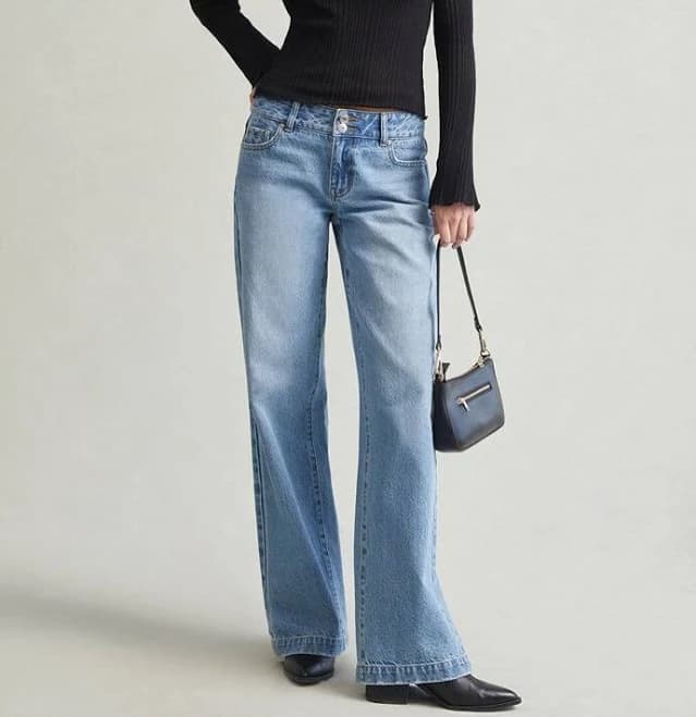 Casey Women's Low Rise Baggy Double Button Jeans