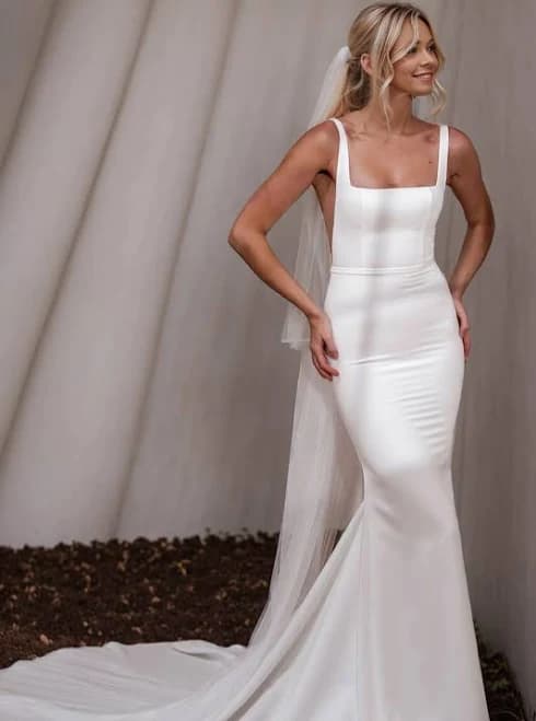 Modern Simple Sleeveless Mermaid Wedding Dress