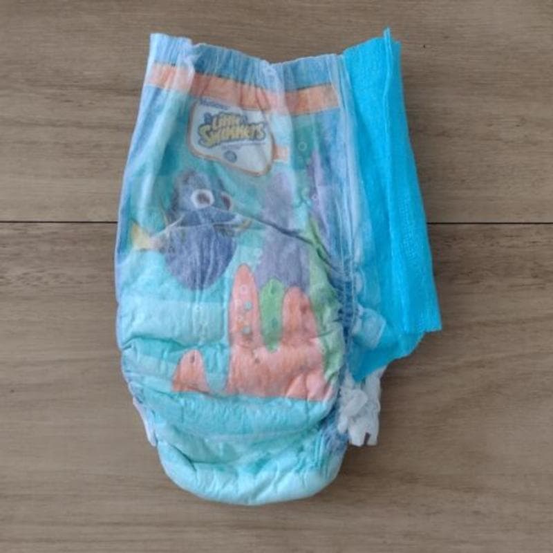 Buy Huggies Little Swimmers Swim Nappies Small (7-12kg) 12 pack | Coles