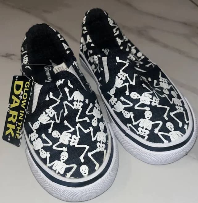 Tommy Bahama Toddler 6 Skeleton Bones Glow-in-the-Dark Halloween Shoes