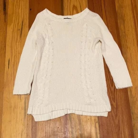 Cynthia Rowley Knit Cream Sweater Buttons On Back Sz. M