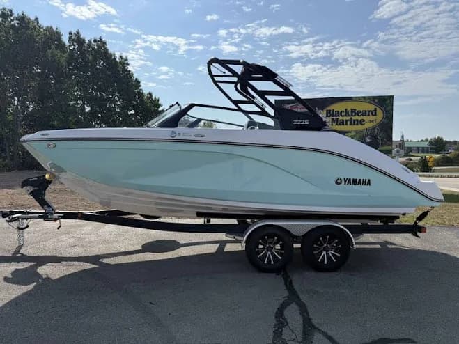 2026 Yamaha Boat 222S Jet Boat (YB174G526)